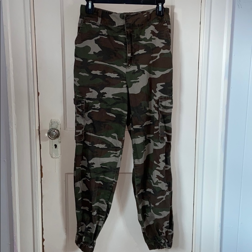 Camo cargo joggers